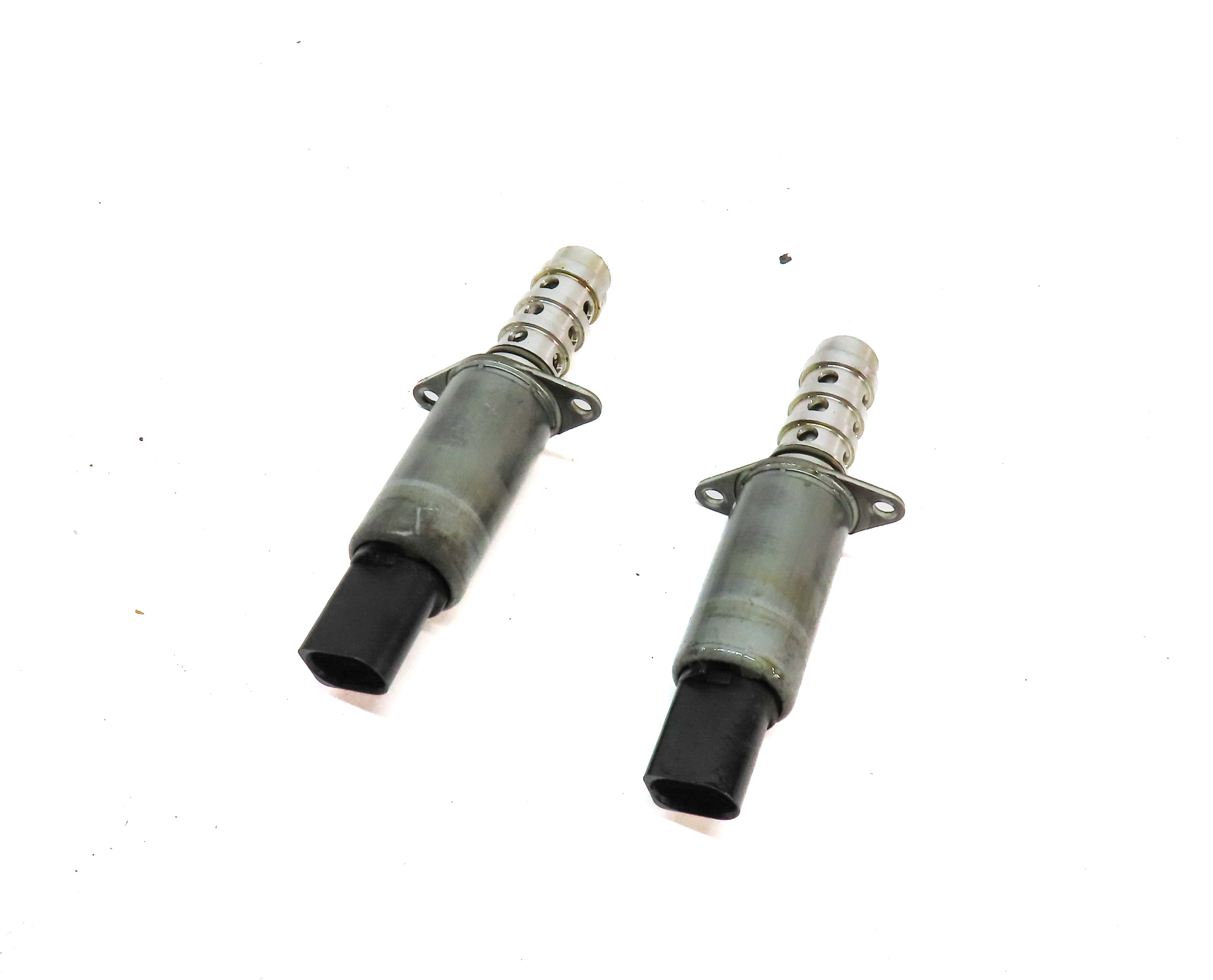 10 PORSCHE CAYENNE 957 3.6L (VR6) ENGINE VVT VARIABLE VALVE TIMING SOLENOID SET — exact item pictured